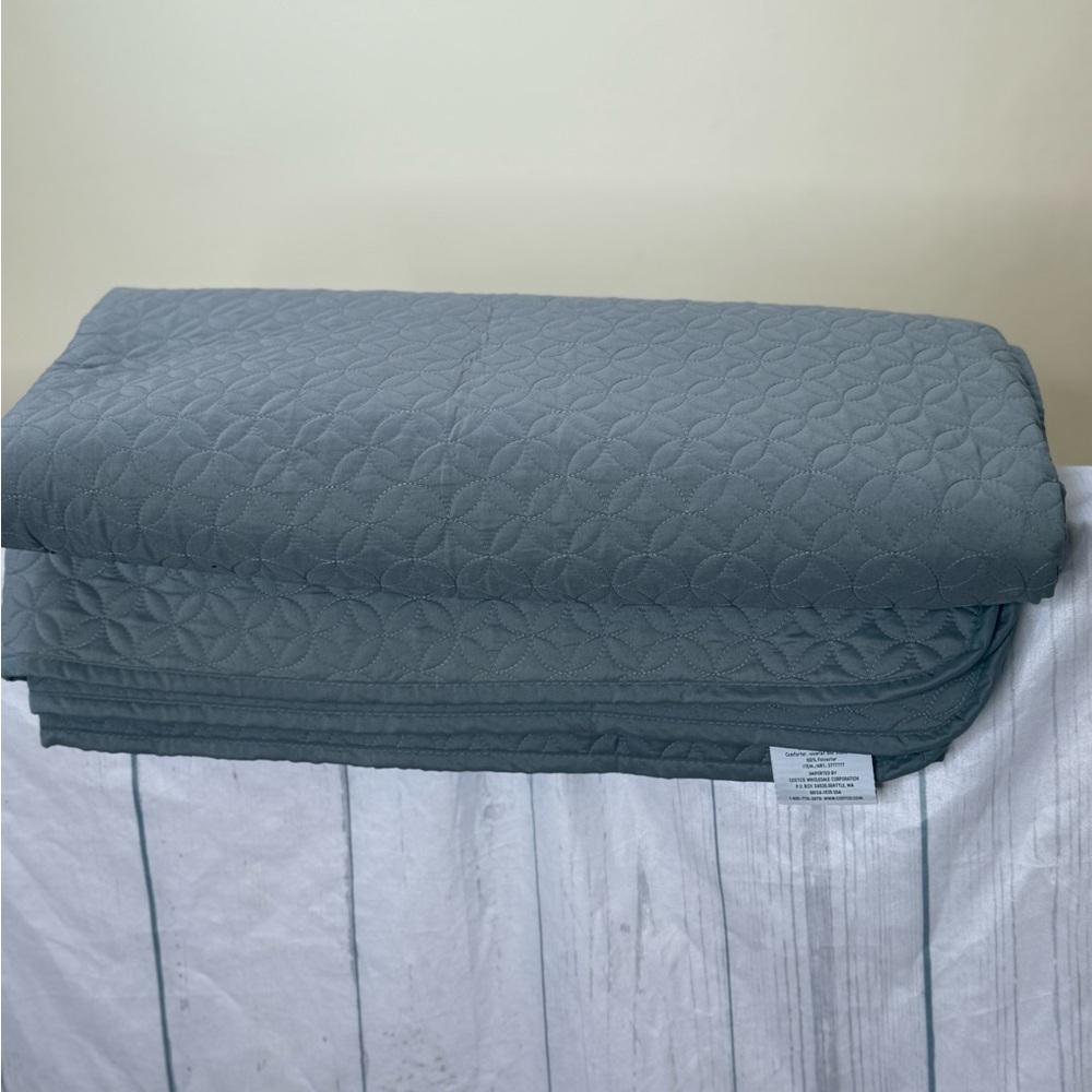 King Size Reversible Bed Ensemble Coverlet in Gray